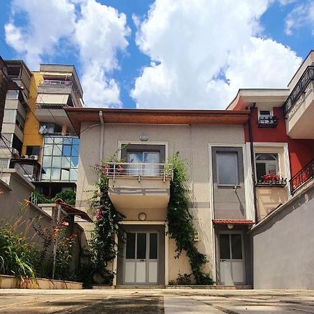 A Cheerful Villa With Free Parking Space Tirana Extérieur photo